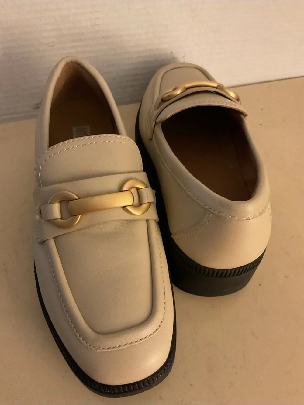 Fitflop Women's beige leather platform F-Luma Loafers with Gold Accent US 7.5